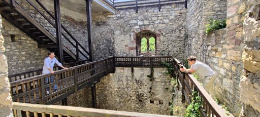 Dreharbeiten Muttenz Mittlere Ruine Wartenberg (8)